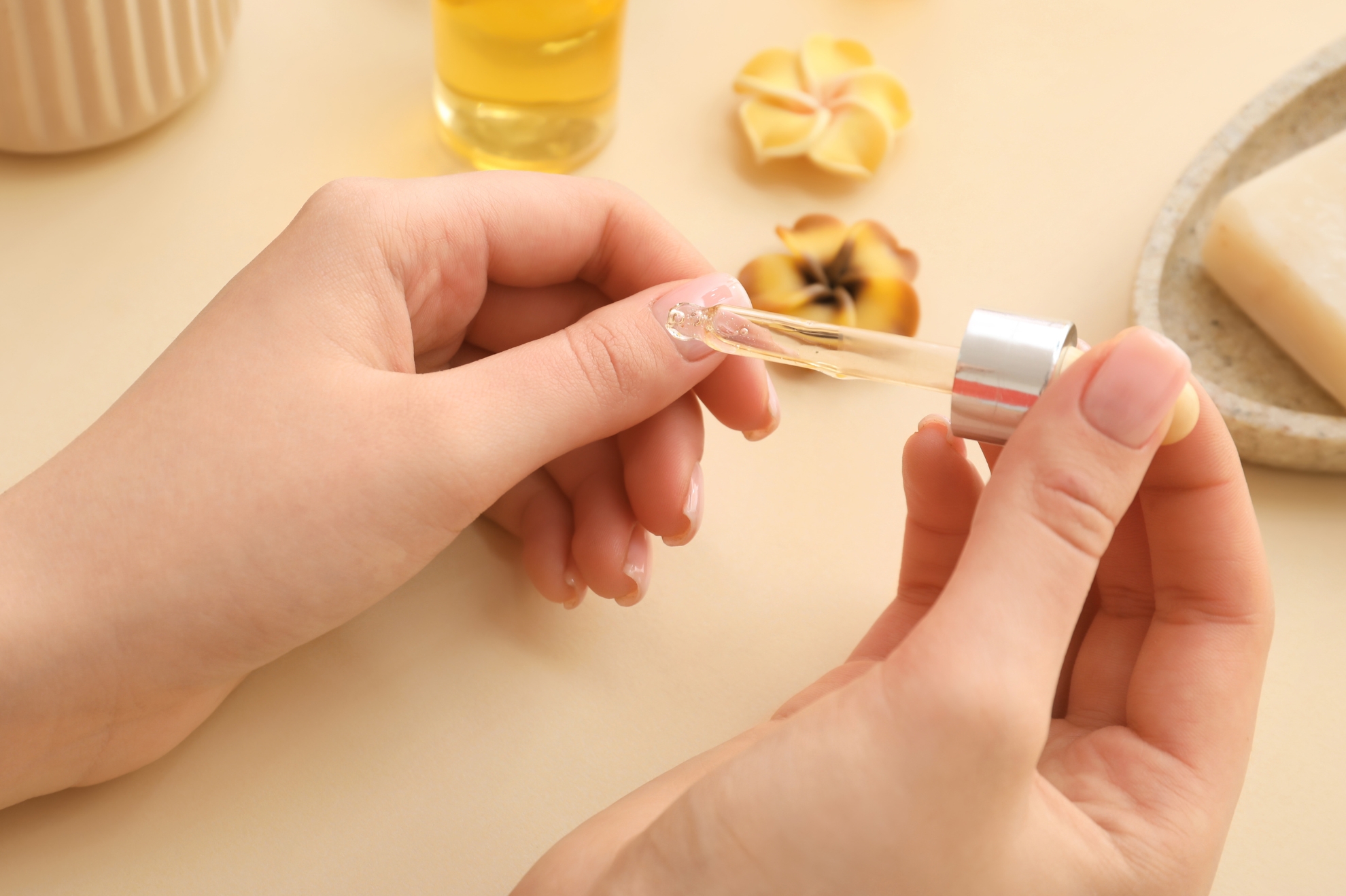 Cuidado de cutículas por Declara Belleza